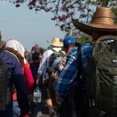 Caravana migrante llega a Oaxaca después de salir de Chiapas