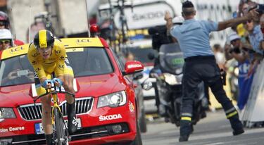 Froome no cede en la crono, pero Contador da vida al Tour