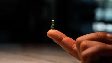 Cerveza Carlsberg diminuta