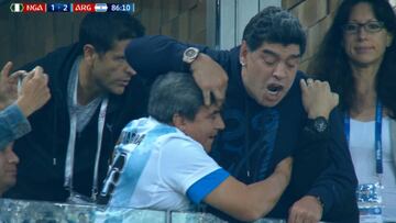 Maradona, en el 2-1 de Rojo: ?l¨¢grimas, gestos e insultos!