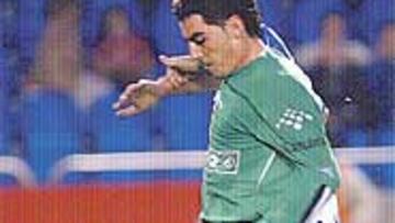 <b>GOLAZO</b>. Éste es el momento en que Javi Guerrero ejecuta la vaselina del empate.