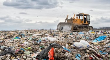 Un hombre tira 20 lingotes de oro a la basura con un valor de casi 150.000 euros y desata una búsqueda contrarreloj en el vertedero