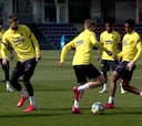 Barcelona entrena en el día que se anuncia la suspensión