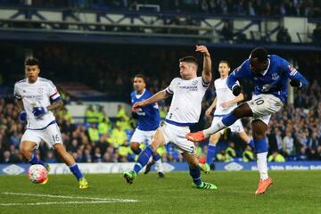 Lukaku opens at Goodison