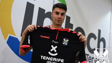 El Tenerife presenta a Jos&eacute; Naranjo.