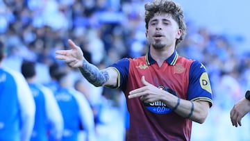 Mario Soriano celebra su gol a la Real Sociedad B que dio la victoria al Deportivo (2-3).