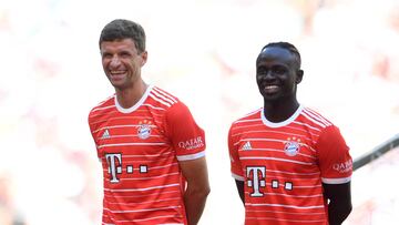 Soccer Football - Official team presentation of Bayern Munich - Allianz Arena, Munich, Germany - July 16, 2022 Bayern Munich's Sadio Mane and Thomas Muller during the presentation REUTERS/Andreas Gebert