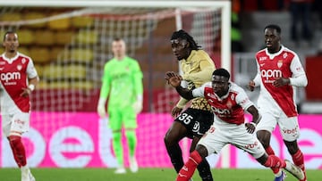 Monaco's Senegalese midfielder #15 Lamine Camara (2ndR) fights for the ball with Angers' French forward #35 Prosper Peter (3rdR) during the French L1 football match between AS Monaco and SCO Angers at the Stade Louis II in the Principality of Monaco on February 28, 2026. (Photo by Valery HACHE / AFP)