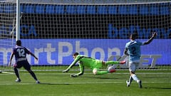 El gol como '9' que hizo entrar a Fabián Orellana en la historia