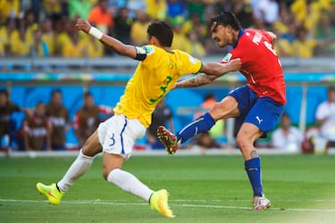 El poste de Pinilla que puso a temblar a Brasil en el Mundial del 2014