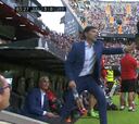 Jugador de Valencia le negó el saludo a su DT por el cambio