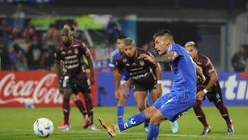 Penales de Charles Aránguiz: anotados y fallados en Universidad de Chile y Selección