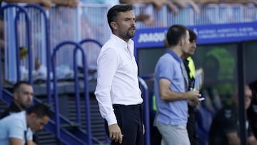 Rubén Albés en La Rosaleda.