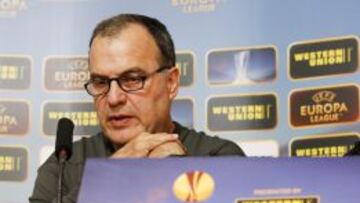 Marcelo Bielsa en rueda de prensa