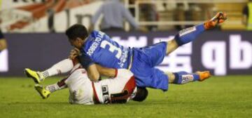 Jugada en la que Roberto Lago y Aquino fueron expulsados por el árbitro Pérez Montero.