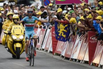 Vincenzo Nibali celebra su gran victoria en La Toussouire.