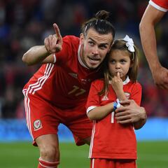 Bale piledriver sets Wales on their way against Ireland