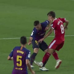 Gil Manzano expulsó a Lenglet en el 33' tras consultar el VAR