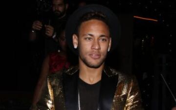 Neymar se va de fiesta por Londres