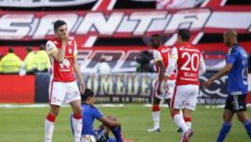 Dos goles de cabeza y un contragolpe le costaron la clasificación a Santa Fe.
