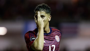 Los ‘ticos’ aprovecharon la localía al imponerse por tres goles ante la selección chapina y avanzan a los cuartos de final de la competencia.