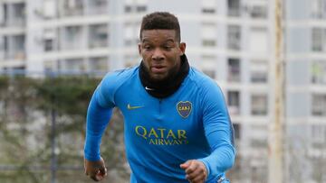 Frank Fabra durante un entrenamiento con Boca Juniors.