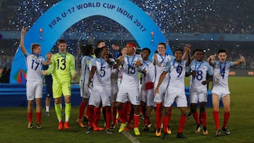Soccer Football - FIFA Under 17 World Cup Final - England vs Spain - Vivekananda Yuba Bharati Krirangan, Kolkata, India - October 28, 2017 England celebrate winning the 2017 FIFA U-17 World Cup REUTERS/Danish Siddiqui