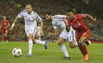 Raheem Sterling y Arbeloa.