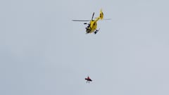 Lindsey Vonn airlifted to hospital after horrible crash on downhill ski event