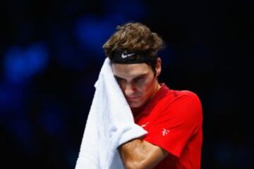 Roger Federer desplegó toda su artillería para aguantar a Stanislas Wawrinka y jugar una nueva final del Master.