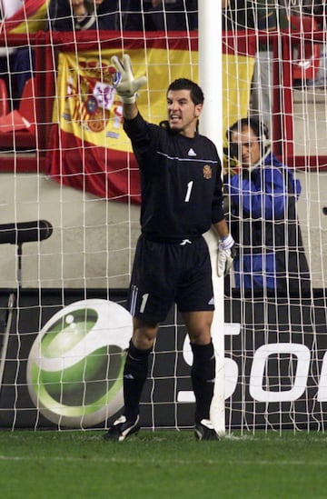 Convocado en una sola ocasión con la selección absoluta por Iñaki Saez, para un amistoso ante Paraguay el 16 de octubre de 2002.