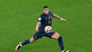 Volea de Mbappé ante Argentina es nominada al Puskas