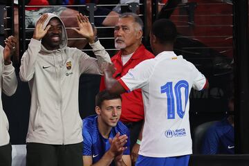 El futbolista internacional por España celebró el tanto con su amigo Ousmane Dembélé, que no se vistió de corto al estar en proceso de salida del club blaugrana.