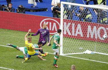 Ireland 1-1 Sweden: Clark own goal sees Republic held