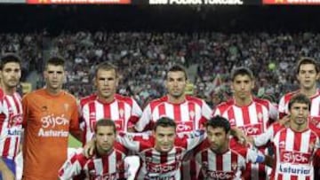 <b>CON LOS SUPLENTES ANTE EL BARÇA. </b>De pie, de izda. a dcha.: Botía, Cuéllar, Bilic, Barral, José Ángel, Iván Hernández. Agachados, de izda. a dcha.: Lora, Luis Morán, Sastre, Rivera y Matabuena.