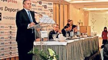 <b>TENSIÓN. </b>Astiazarán, Florentino y Lissavetzky se replicaron.