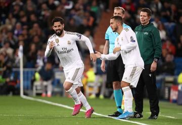 Isco comes on for Eden Hazard against Galatasaray.