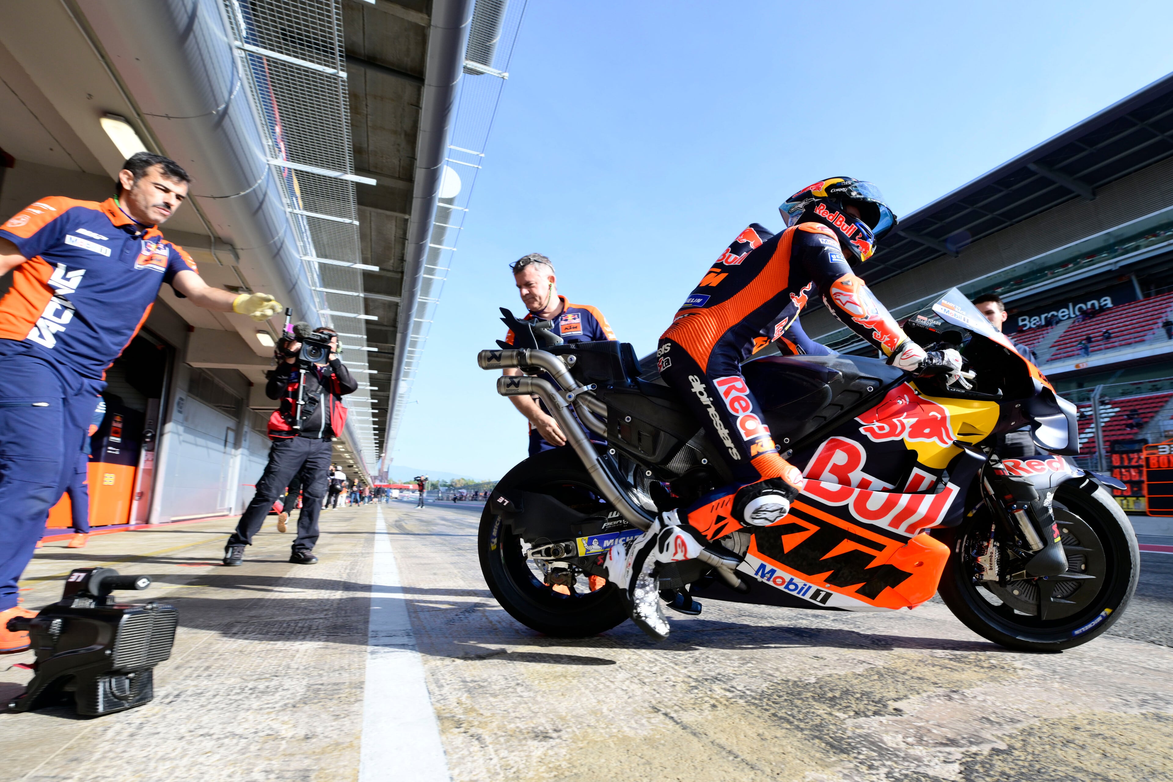 Pedro Acosta con la KTM de MotoGP.