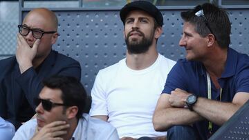 Gerard Pique presencia un partido del Mutua Madrid Open 2017 en la Caja Mágica.