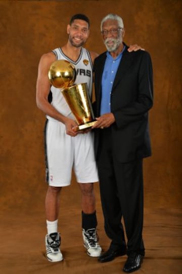 Dos mitos: Tim Duncan y Bill Russell.