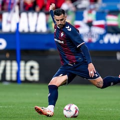 Chema encuentra acomodo