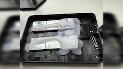 Su padre compra un disco duro nuevo: no funciona, lo abre y lo que encuentra es duro, pero no disco