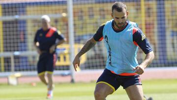 Jes&eacute; entren&aacute;ndose con Las Palmas. 