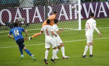 1-0. Federico Chiesa marca el primer gol.