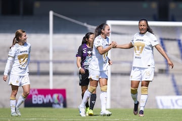 Acción del duelo entre Pumas y Pachuca