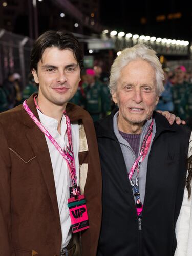 Michael Douglas, actor y productor de cine estadounidense, y Dylan Douglas, hijo mayor de Michael Douglas y Catherine Zeta-Jones.