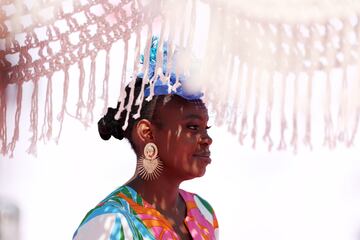 La moda de los sombreros imposibles llega a Dub¨¢i