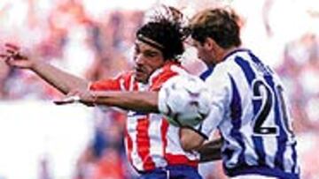 <B>DURA PELEA</B>. Correa y Álex disputan un balón por alto. La constante del partido fue la sobriedad del Recreativo contra la ganas del Atlético.