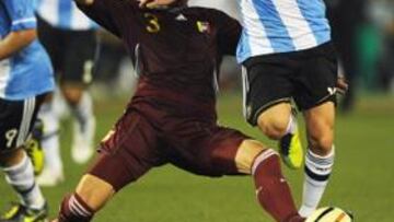 Messi ganó a Amorebieta en su debut; marcó Otamendi