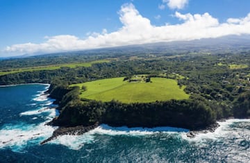 Robbie Naish, una leyenda del windsurf, tiene una mansión en el North Shore de Hawái que es la envidia de cualquier windsurfista (o surfista…). 